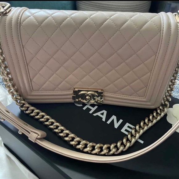 CHANEL medium boy bag - Picture 4 of 8